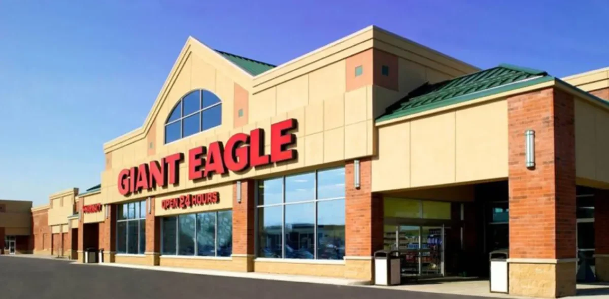 Giant Eagle Anchored Shopping Center